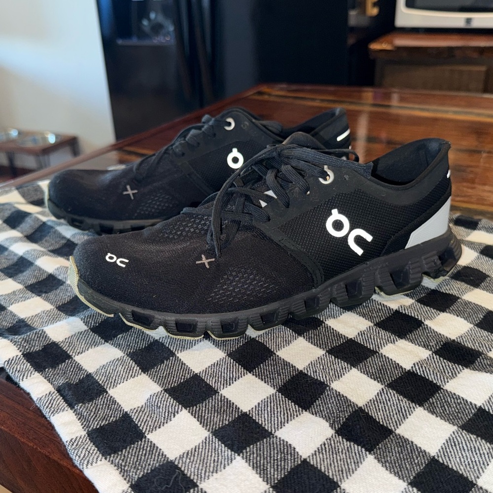 Black On Cloud Running Shoes